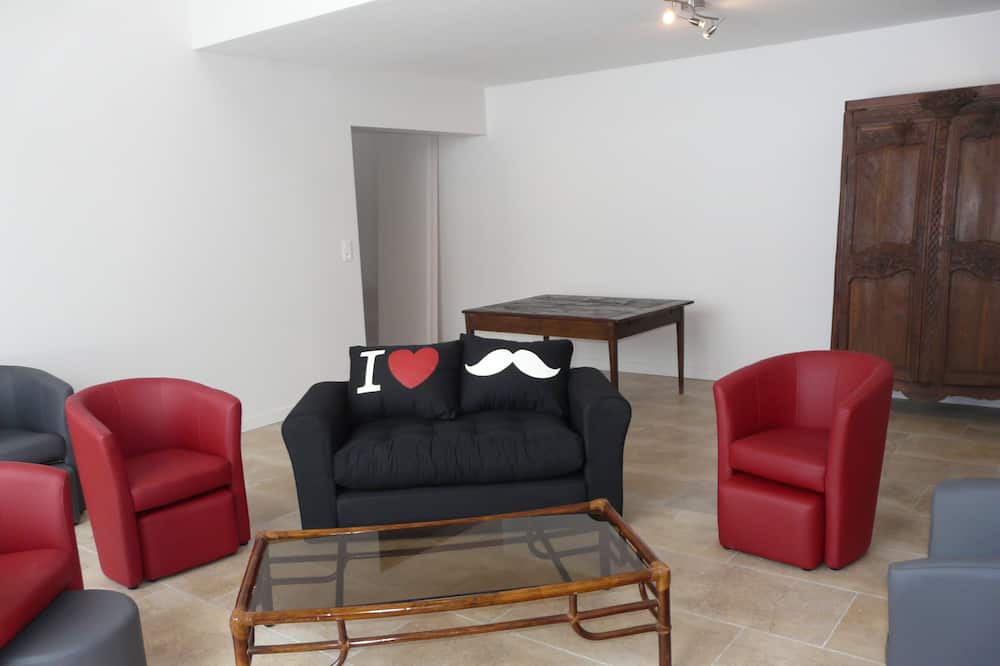 Photo of Livingroom in Monnet-la-Ville