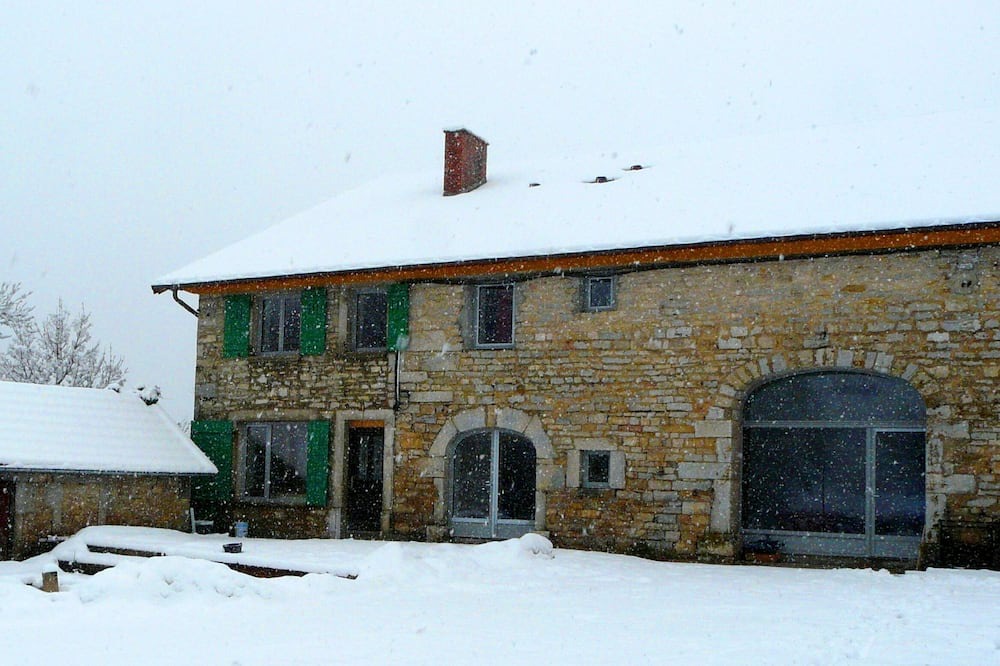 Photo of Outdoor in Monnet-la-Ville