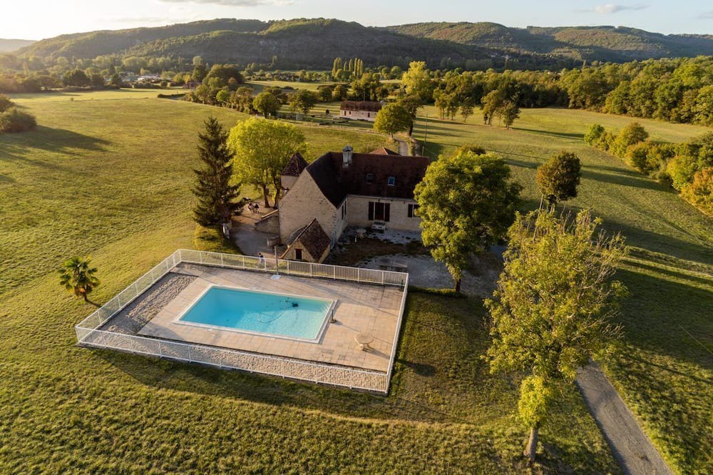 Photo of Outdoor in Saint-Germain-du-Bel-Air