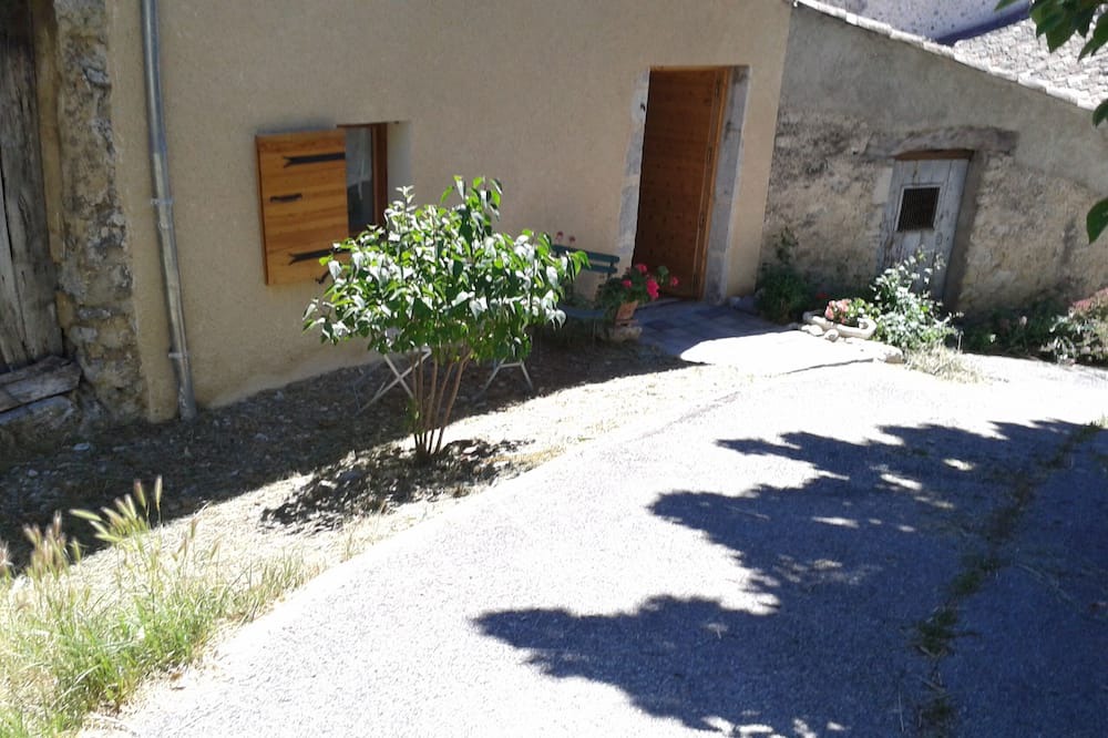 Photo of Outdoor in La Motte-Chalancon