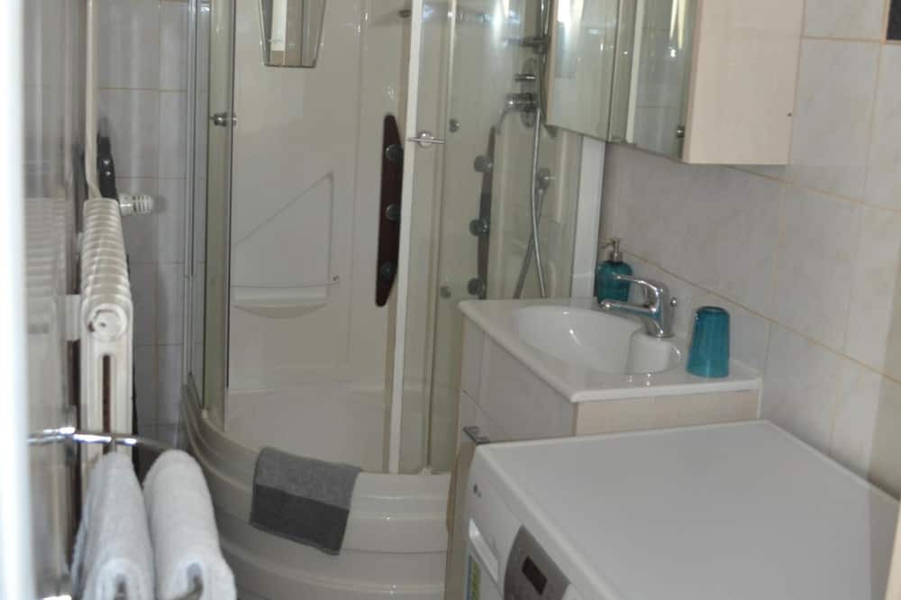 Photo of Bathroom in Le Creusot