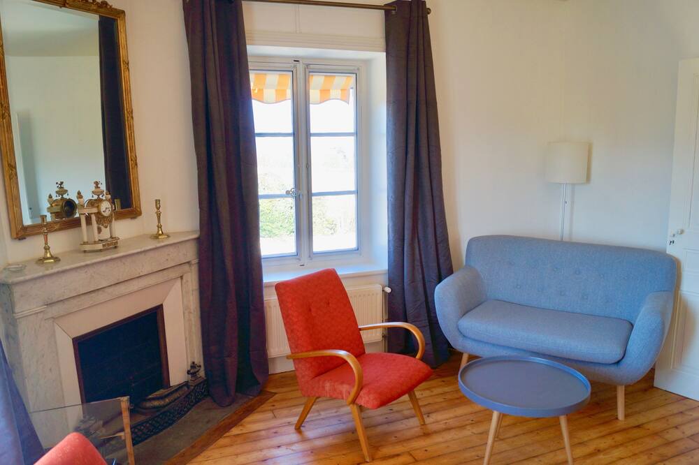 Photo of Livingroom in Charentay