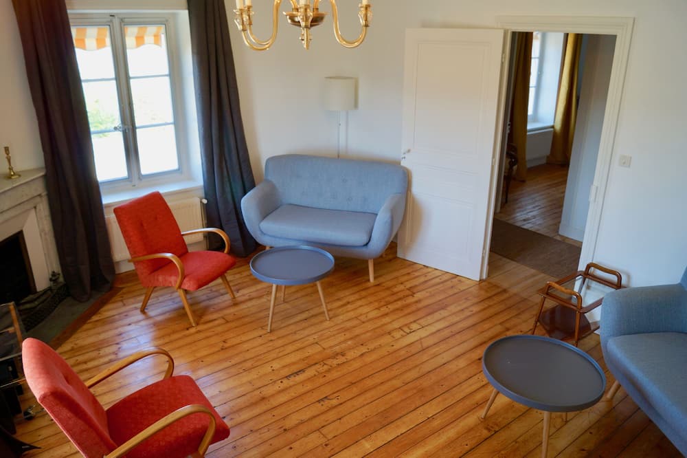 Photo of Livingroom in Charentay