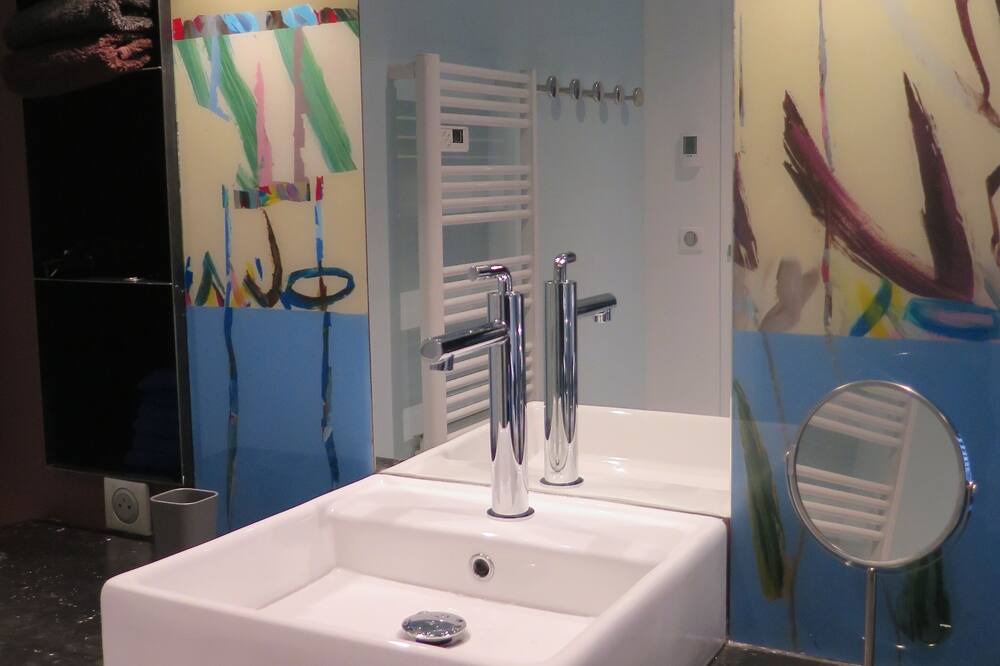 Photo of Bathroom in Usson