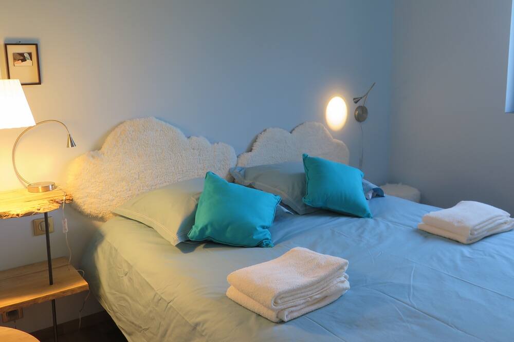 Photo of Bedroom in Usson