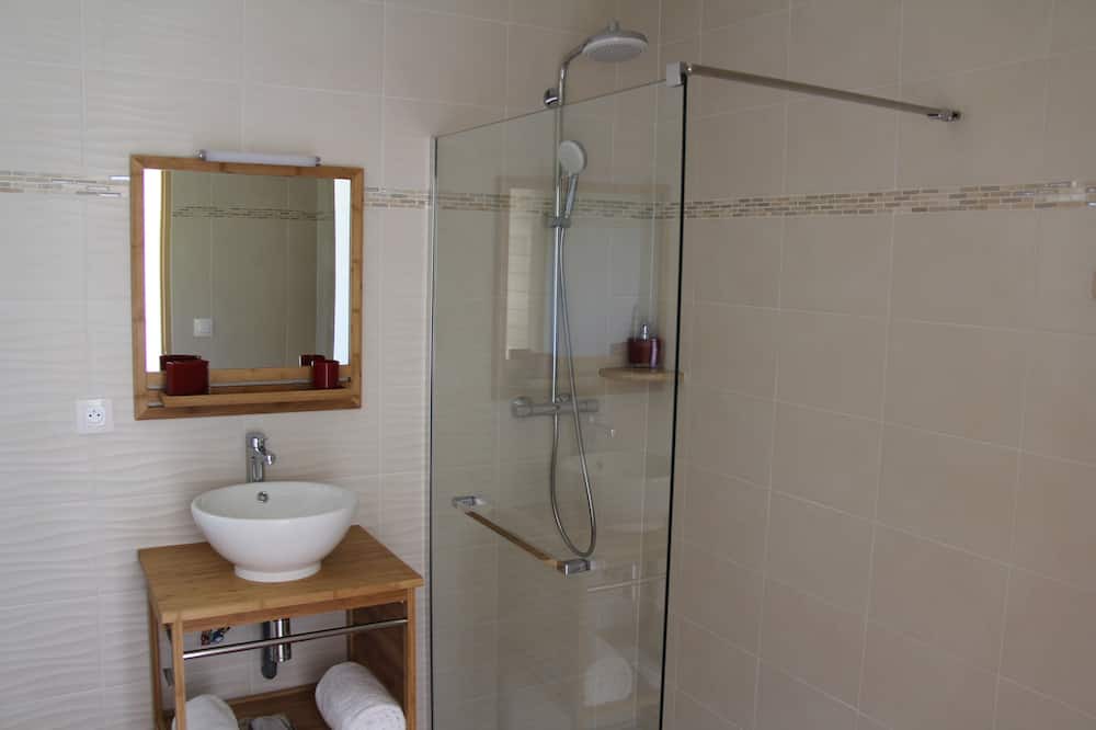 Photo of Bathroom in La Roque-sur-Pernes