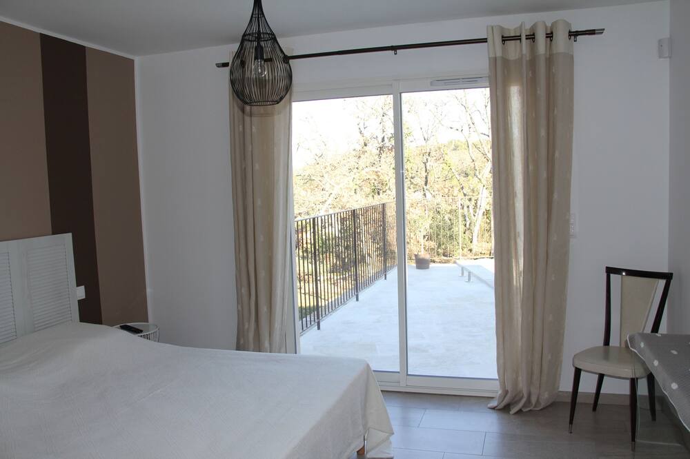 Photo of Bedroom in La Roque-sur-Pernes