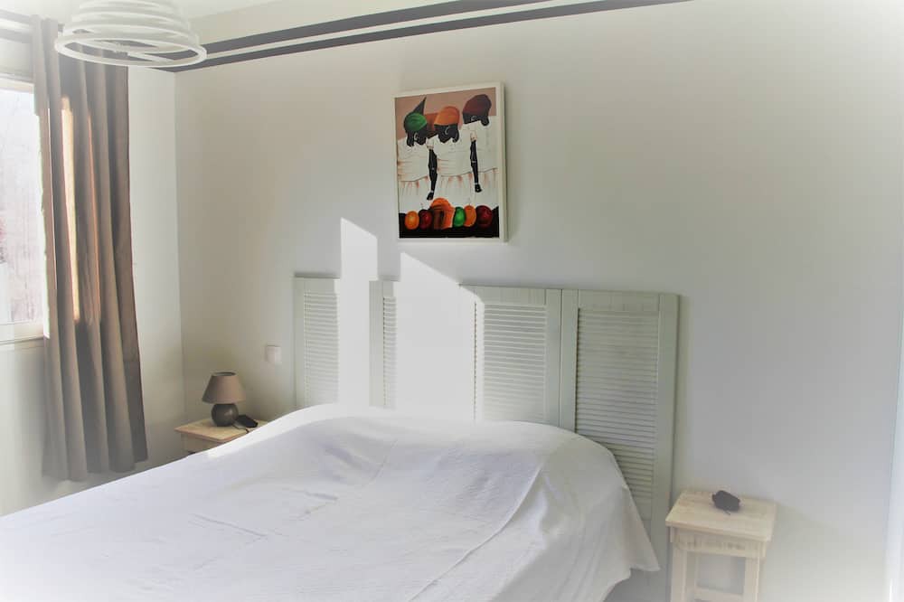 Photo of Bedroom in La Roque-sur-Pernes