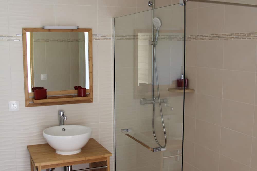 Photo of Bathroom in La Roque-sur-Pernes