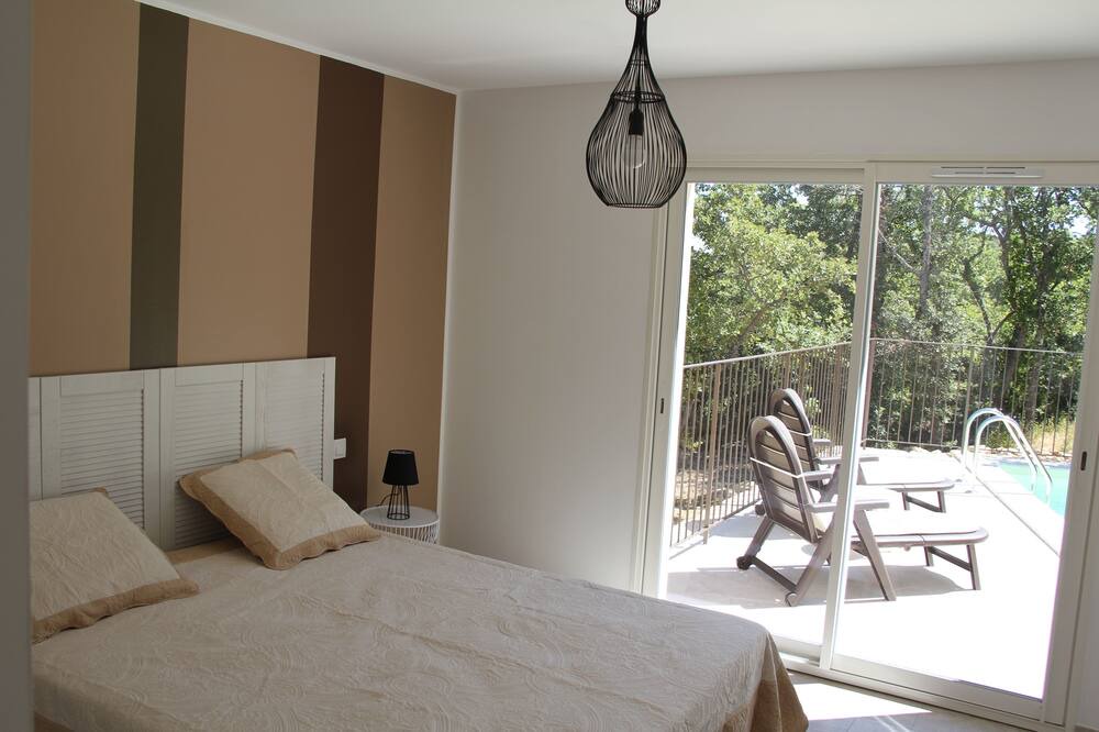 Photo of Bedroom in La Roque-sur-Pernes