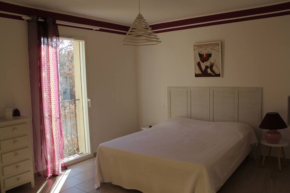 Photo of Bedroom in La Roque-sur-Pernes