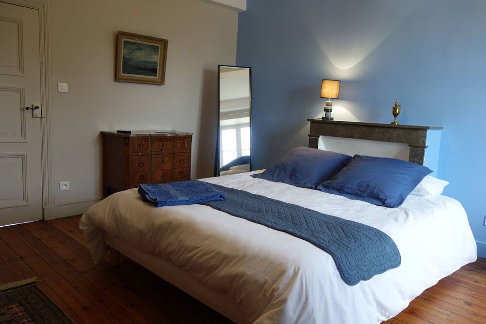 Photo of Bedroom in Ardoix
