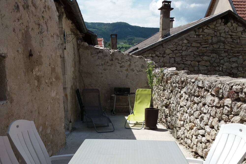 Photo of Patio Balcony in Saint-Julien-en-Beauchene