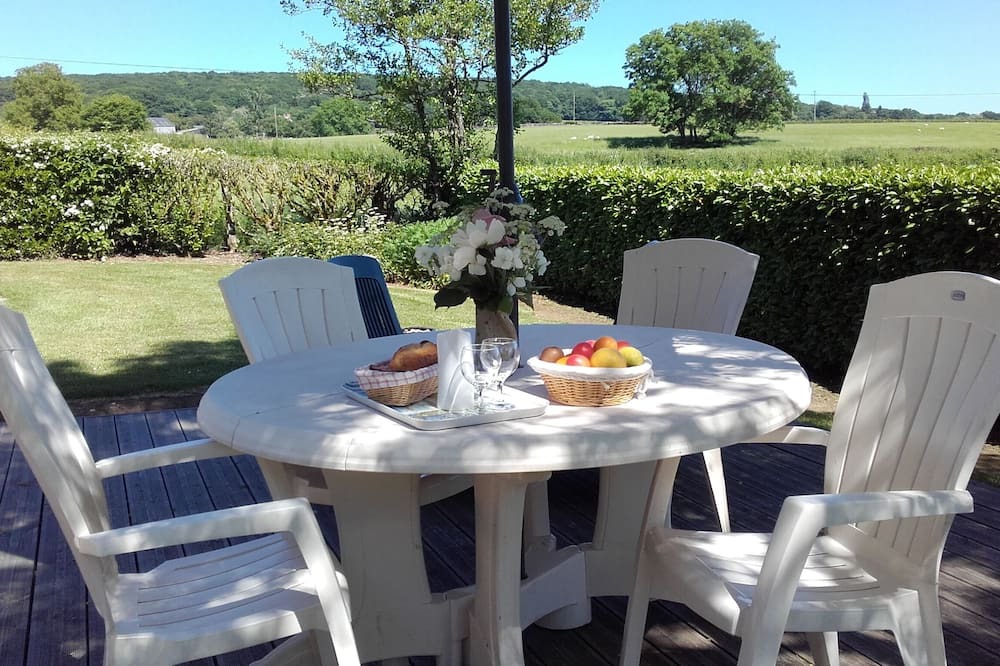 Photo of Patio Balcony in Jailly