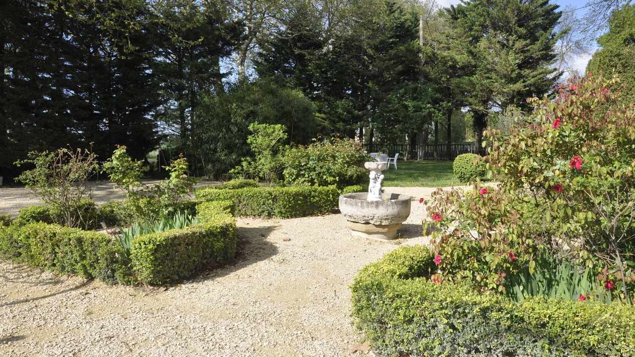 Photo of Outdoor in Charols