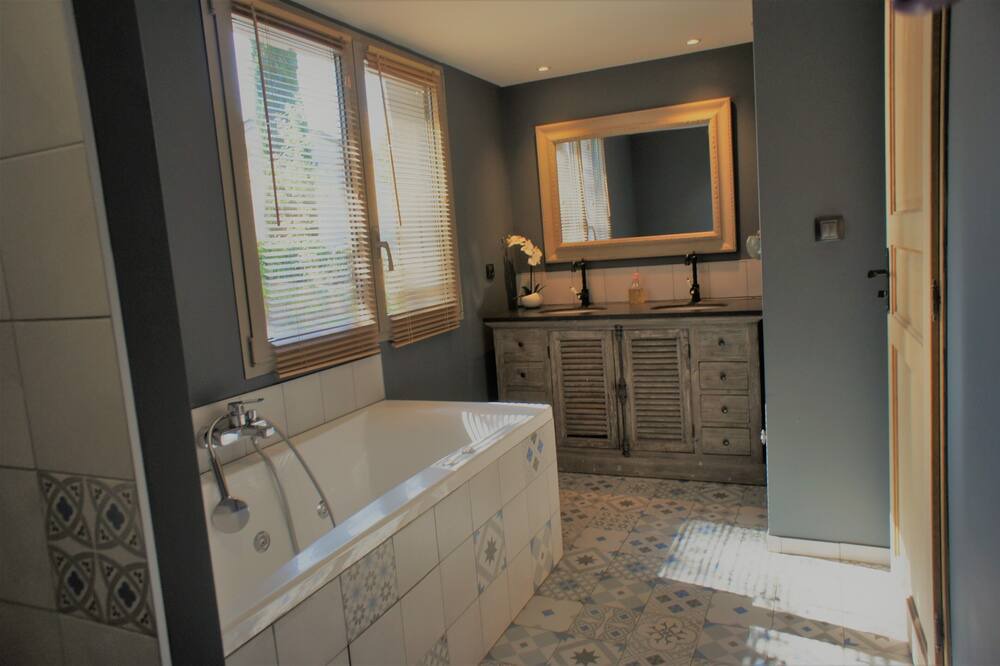 Photo of Bathroom in Dieulefit