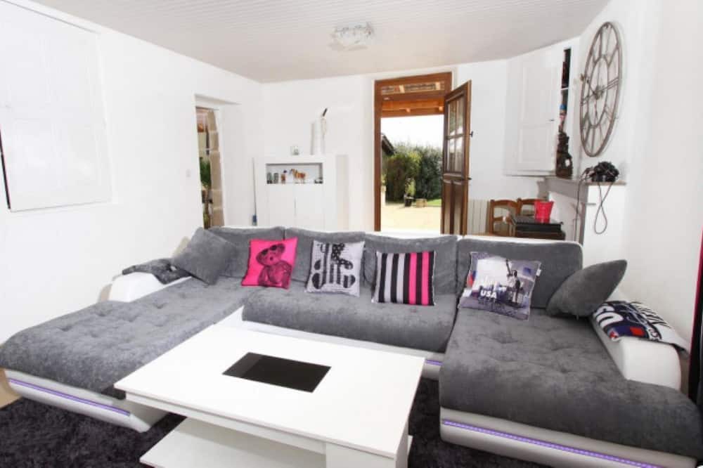 Photo of Livingroom in Montmiral