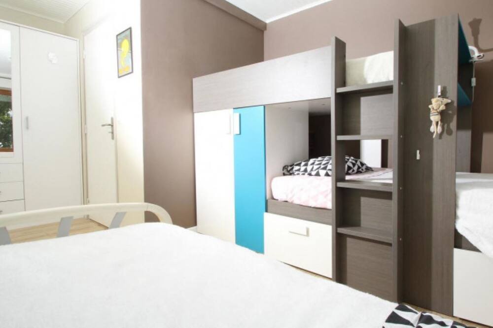 Photo of Bedroom in Montmiral