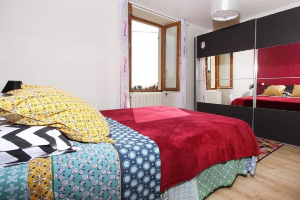 Photo of Bedroom in Montmiral