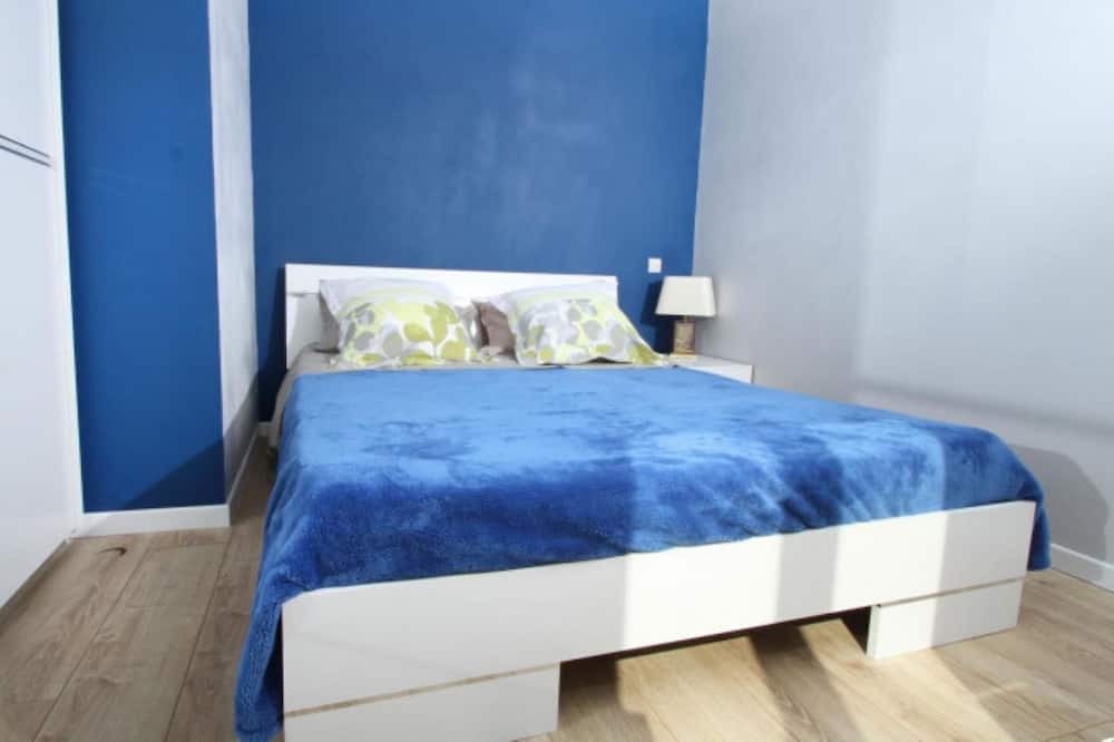 Photo of Bedroom in Montmiral