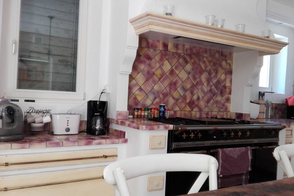 Photo of Kitchen in Cairanne