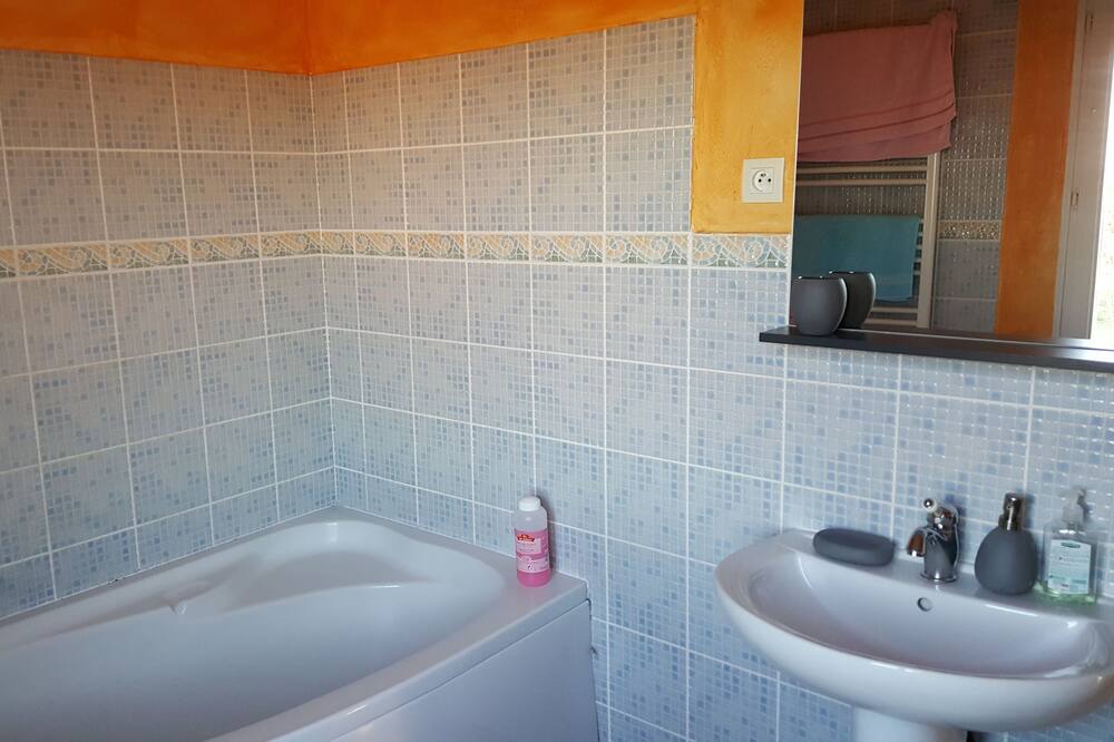 Photo of Bathroom in Losne