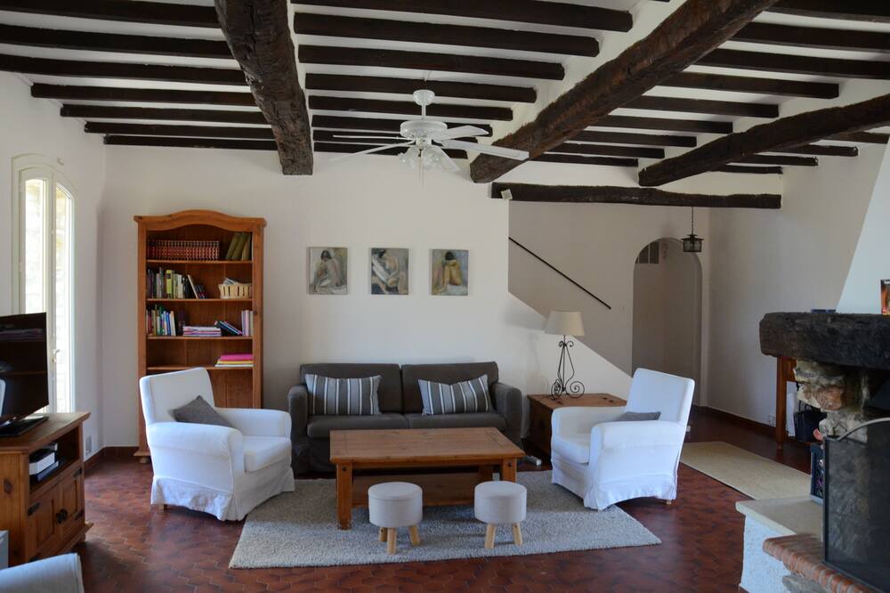 Photo of Livingroom in Methamis