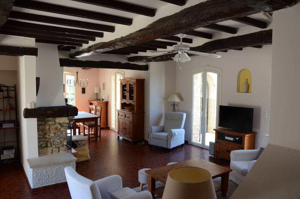 Photo of Livingroom in Methamis