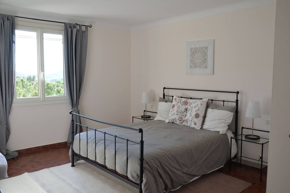 Photo of Bedroom in Methamis