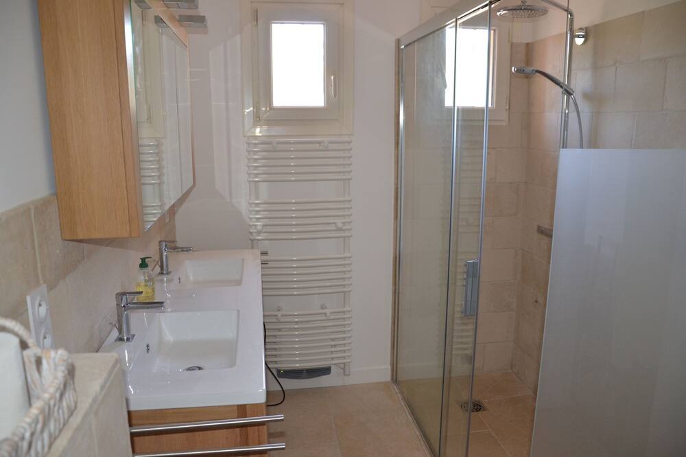 Photo of Bathroom in Methamis