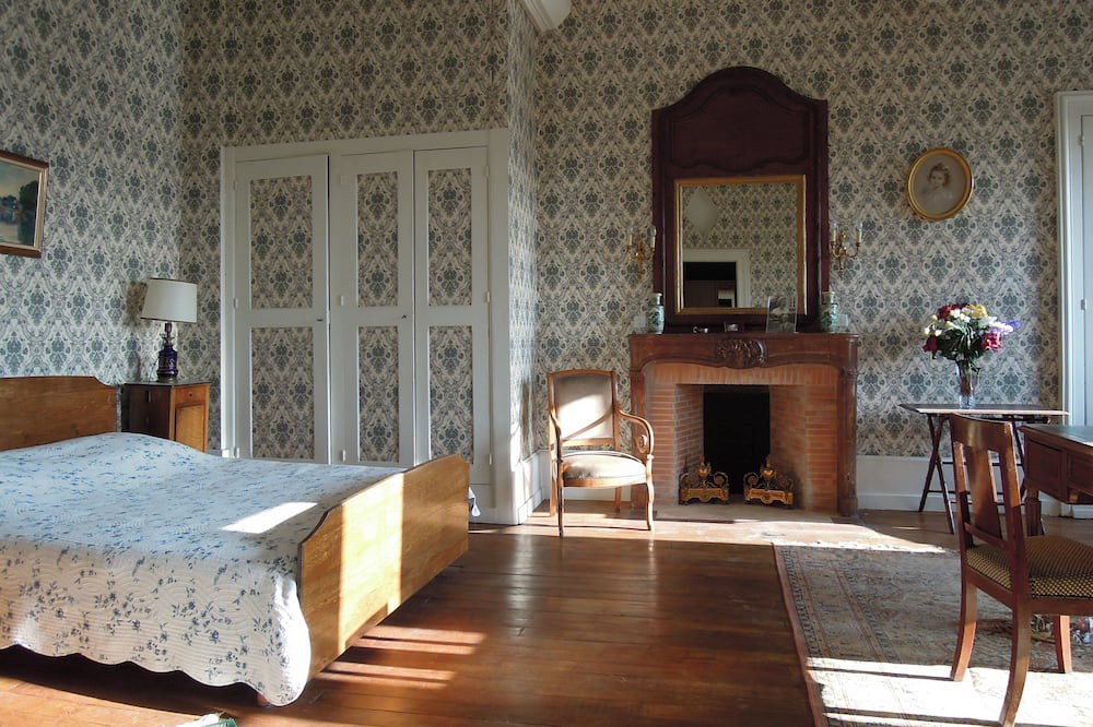 Photo of Bedroom in Varenne-Saint-Germain