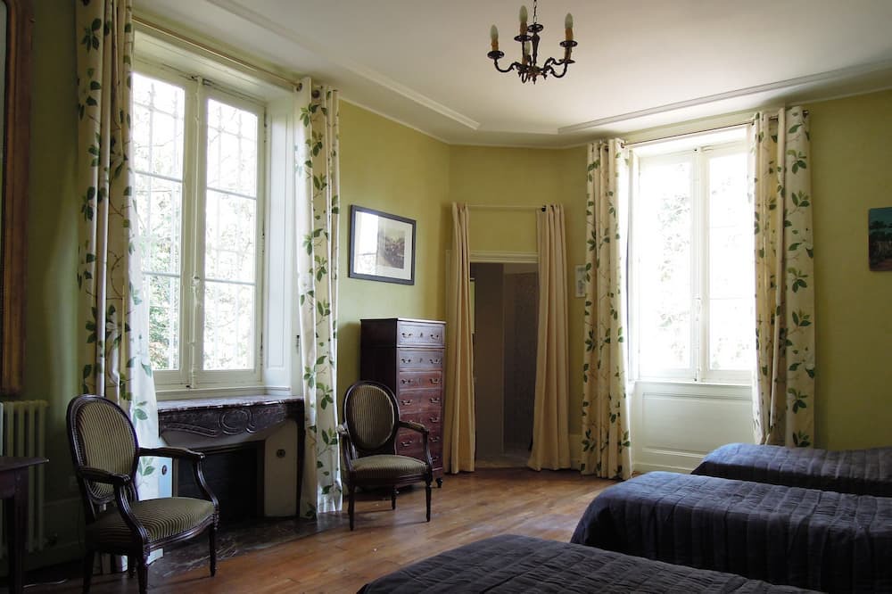 Photo of Bedroom in Varenne-Saint-Germain