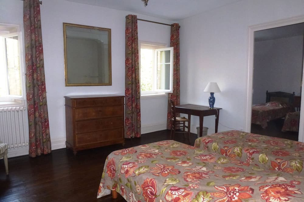 Photo of Bedroom in Varenne-Saint-Germain