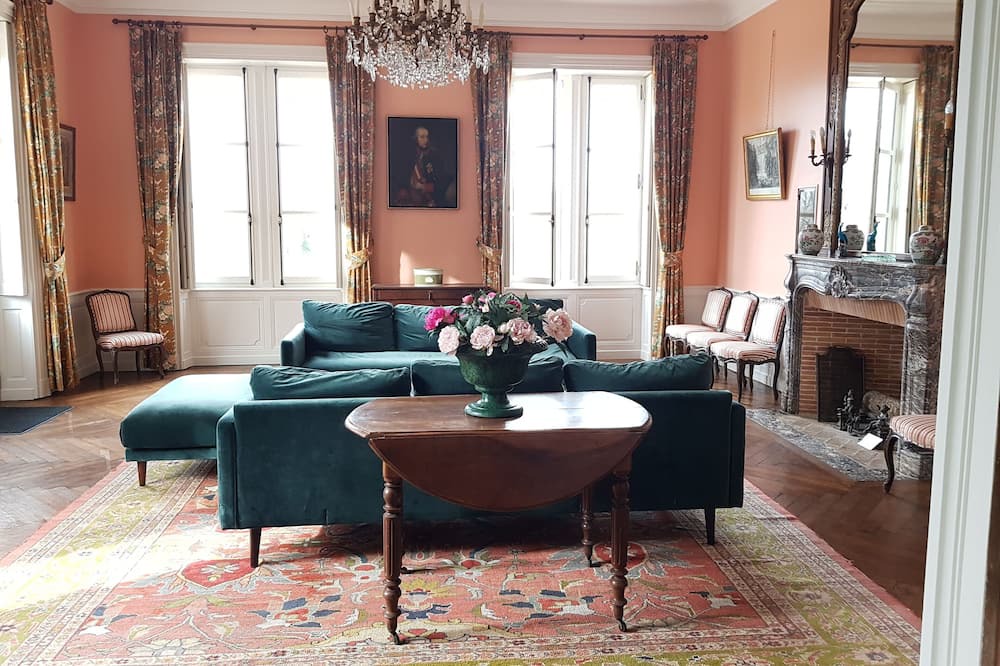Photo of Others in Varenne-Saint-Germain