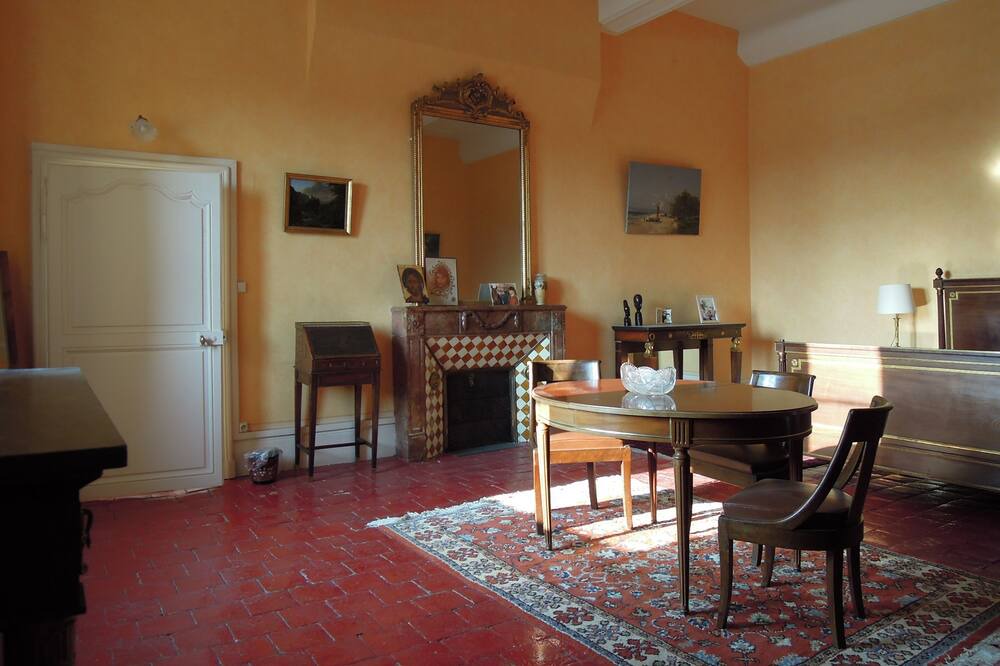 Photo of Others in Varenne-Saint-Germain