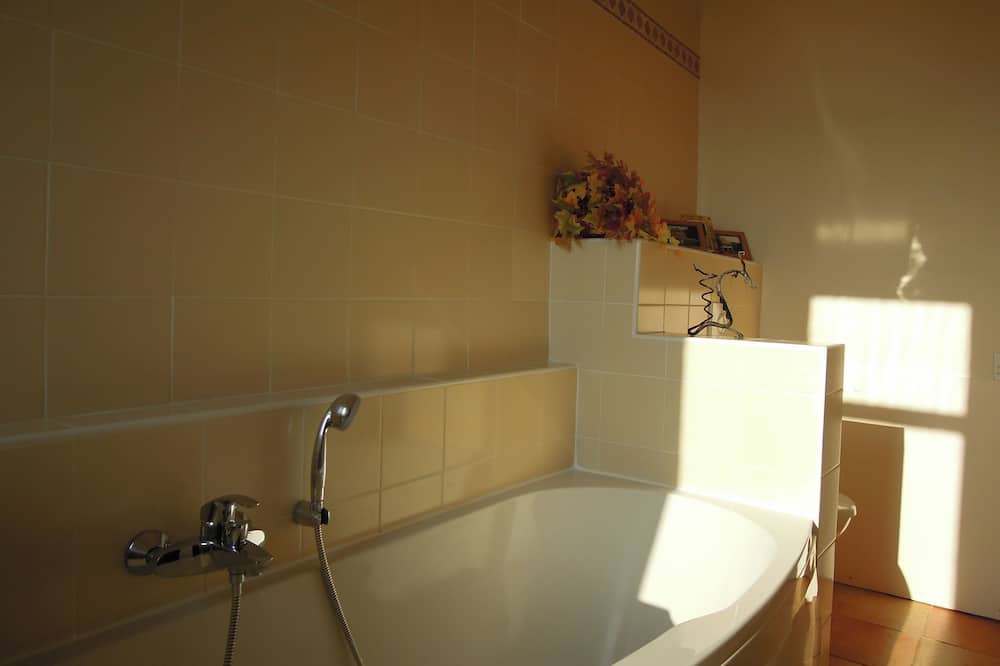 Photo of Bathroom in Varenne-Saint-Germain