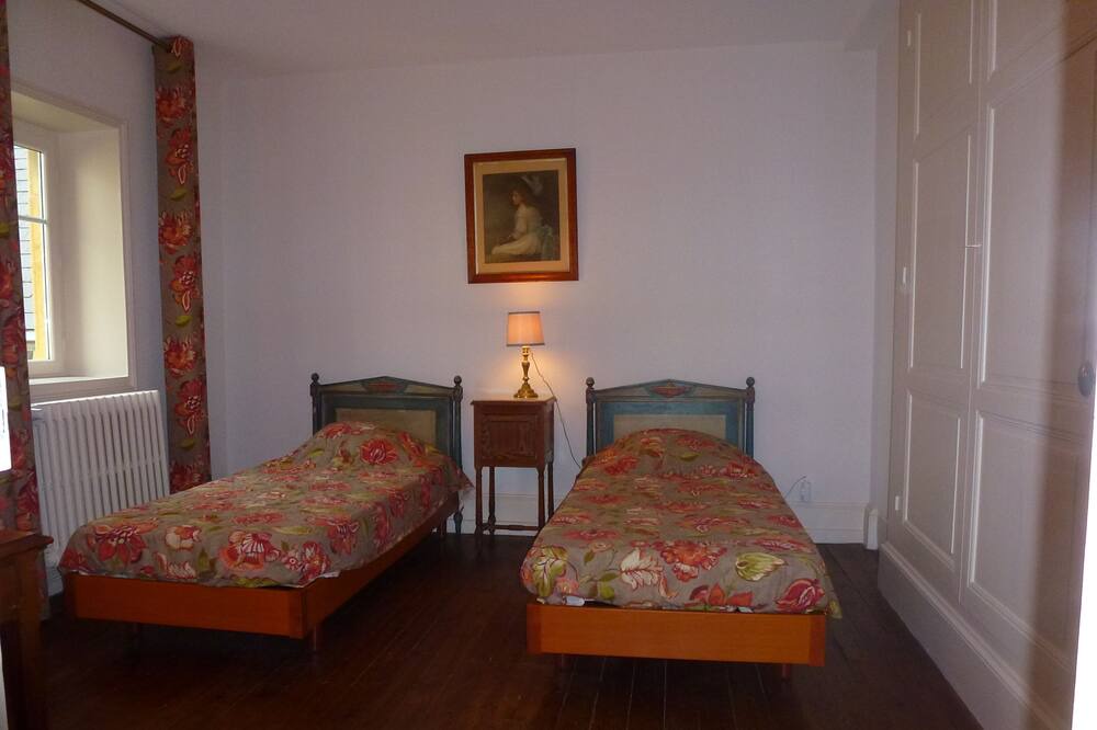 Photo of Bedroom in Varenne-Saint-Germain