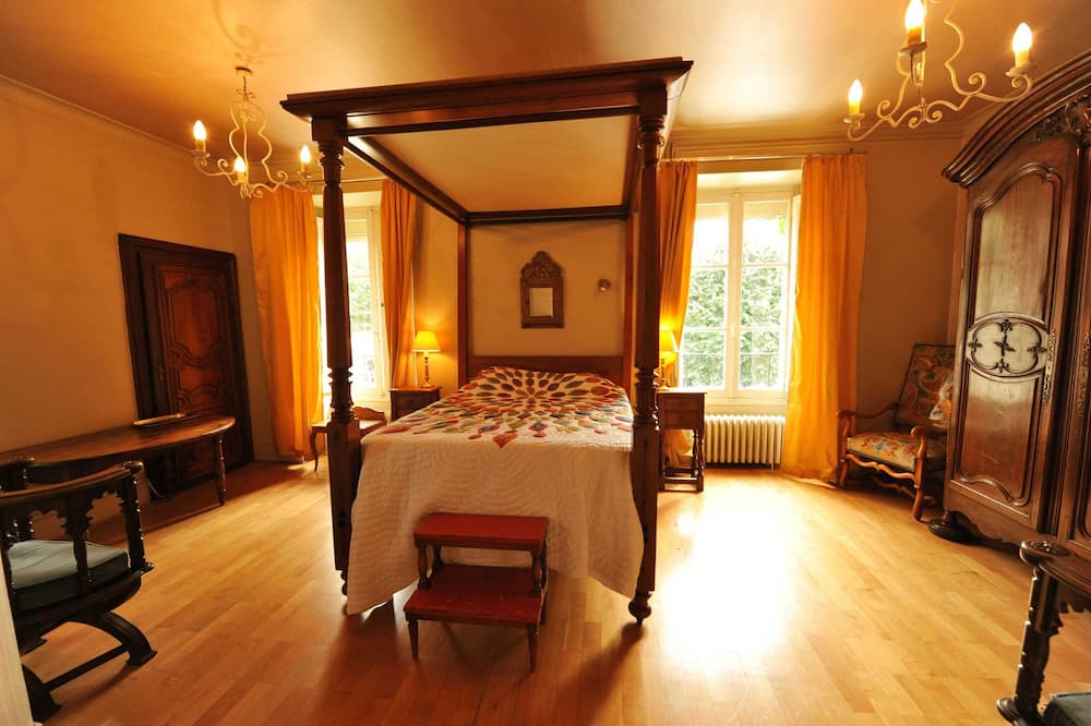 Photo of Bedroom in Vezelay