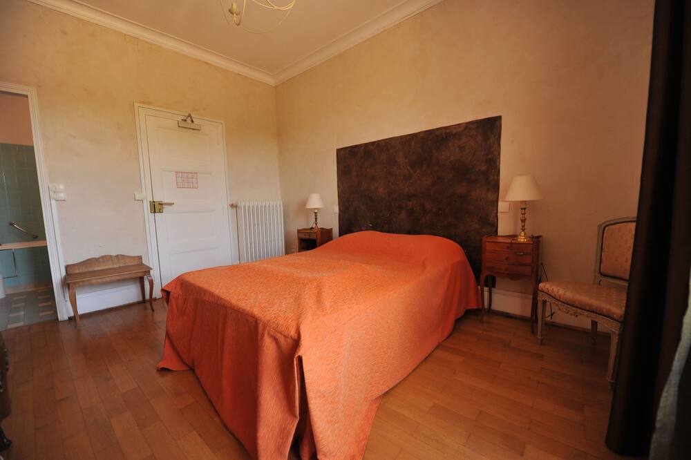 Photo of Bedroom in Vezelay