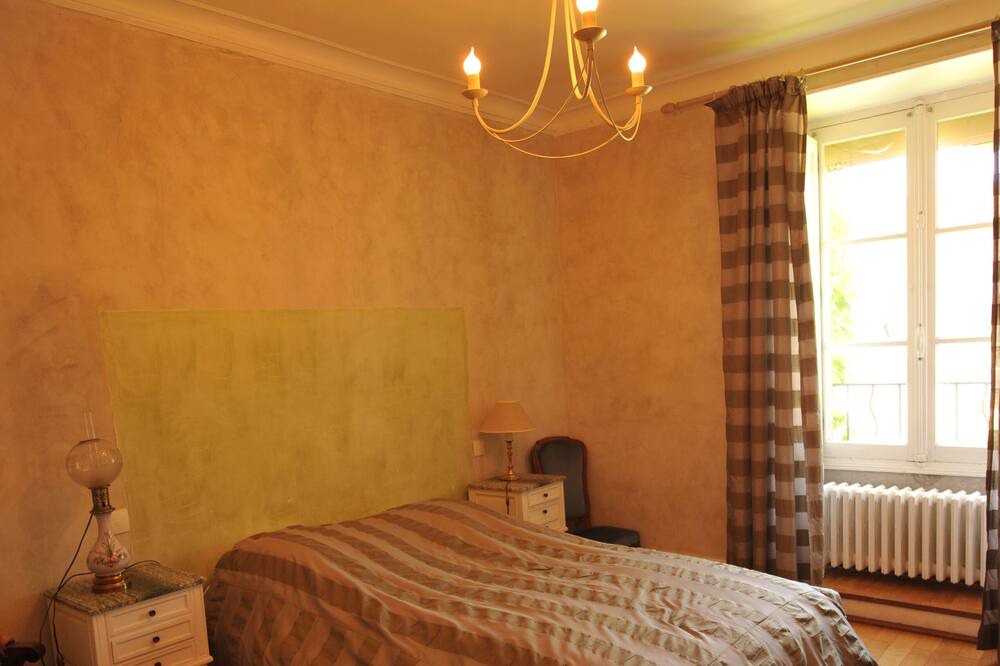 Photo of Bedroom in Vezelay