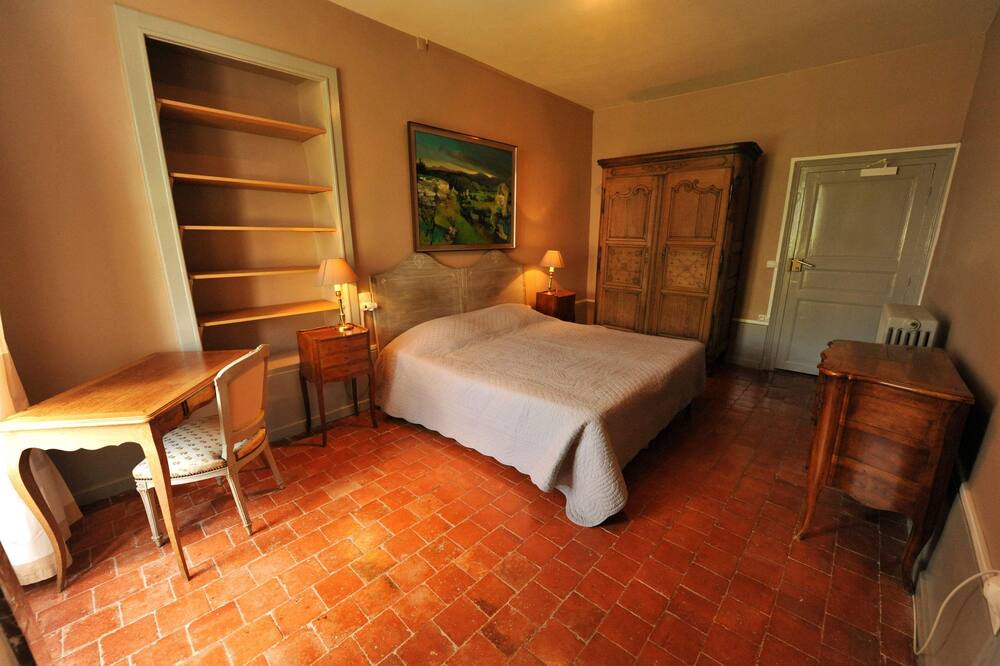 Photo of Bedroom in Vezelay