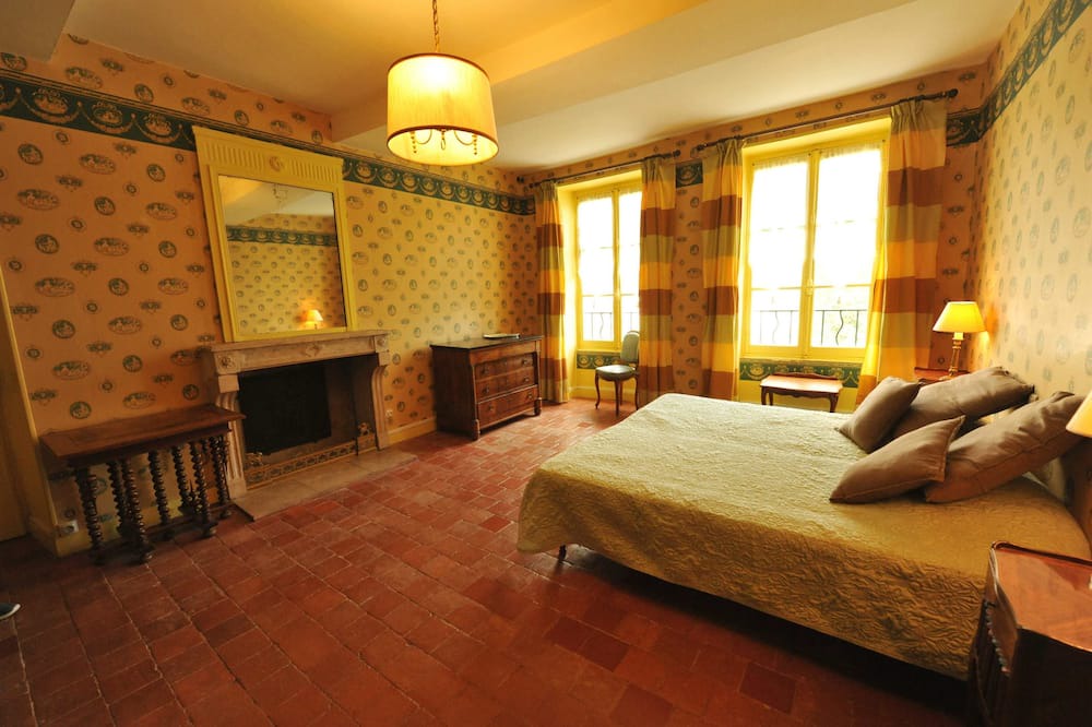 Photo of Bedroom in Vezelay