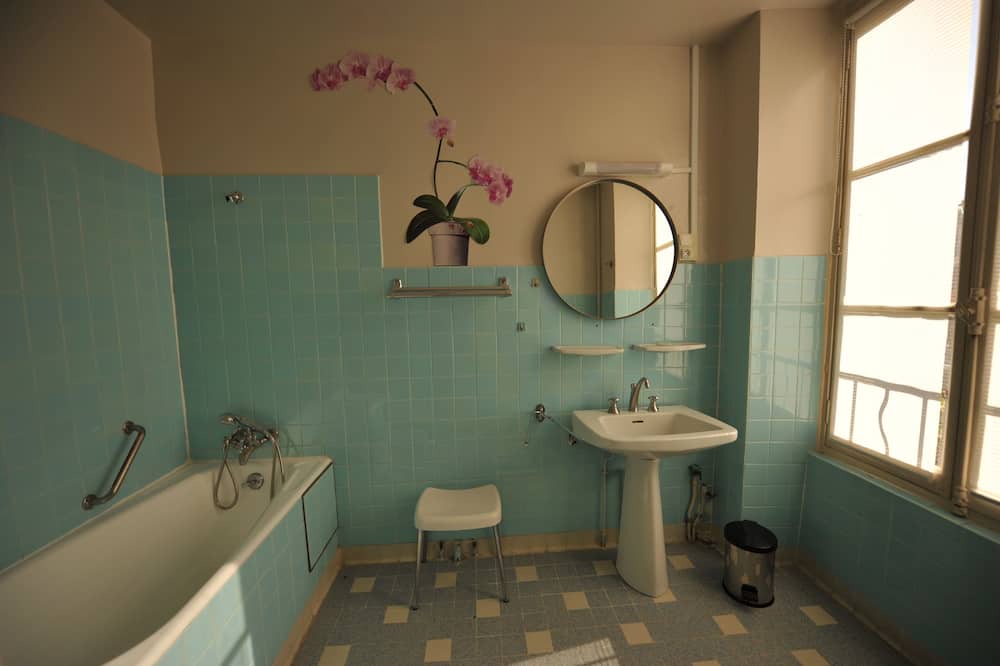 Photo of Bathroom in Vezelay