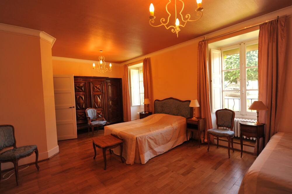Photo of Bedroom in Vezelay