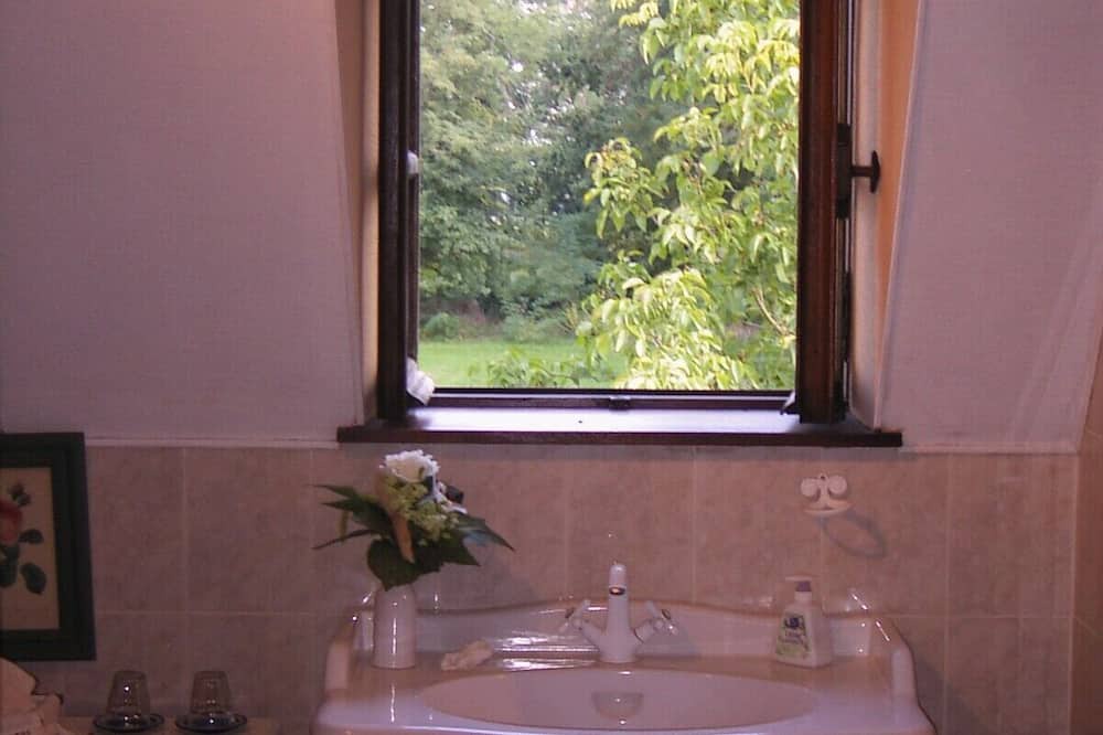 Photo of Bathroom in Gerland