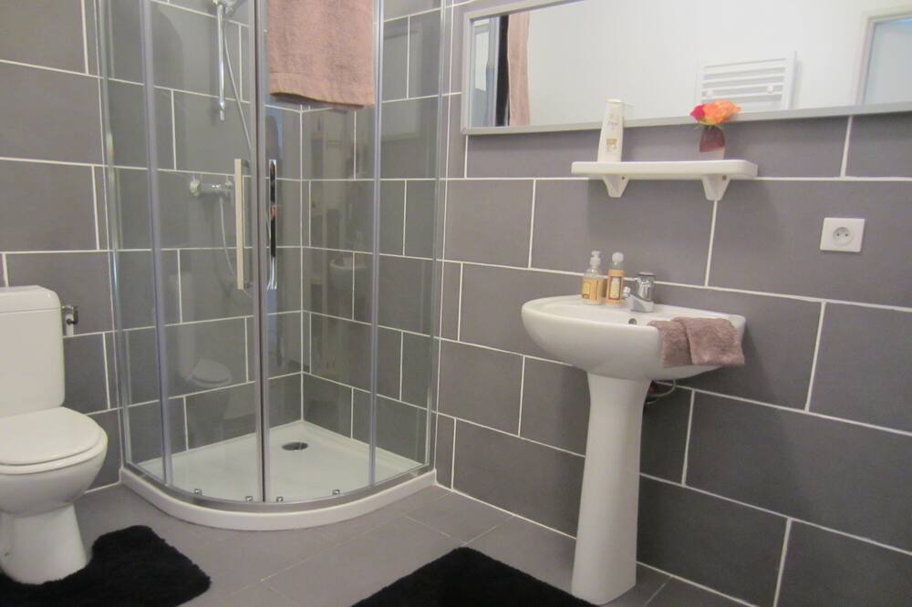 Photo of Bathroom in Sailly