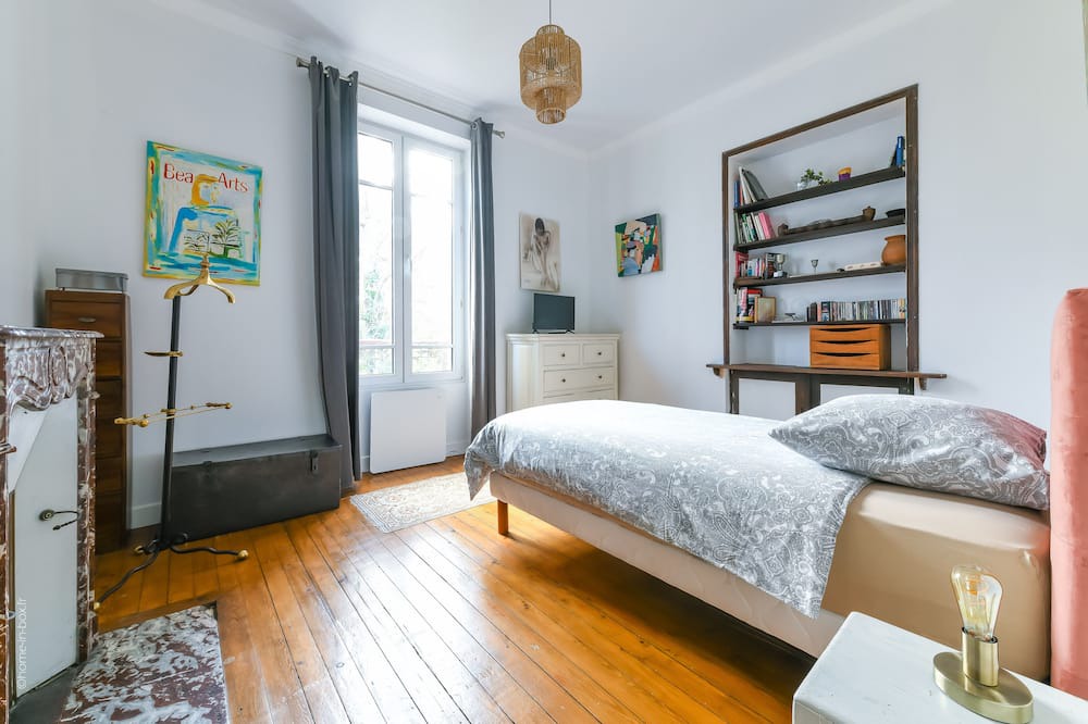 Photo of Bedroom in Champrosay