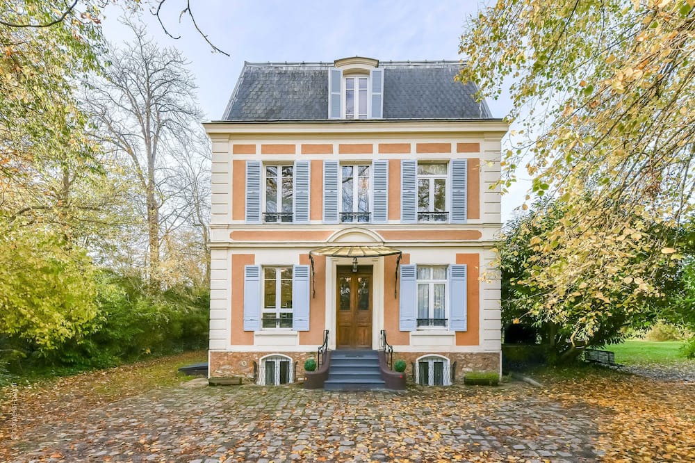 Photo of Outdoor in Champrosay