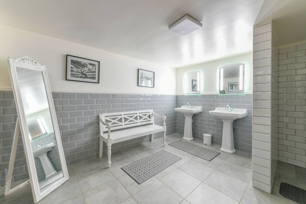 Photo of Bathroom in Champrosay