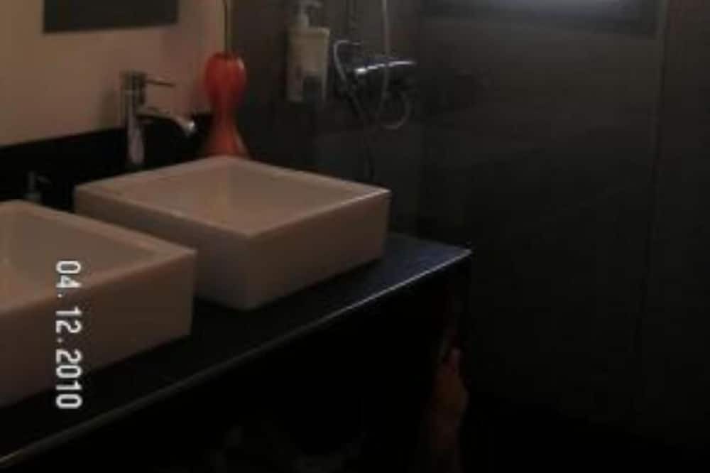 Photo of Bathroom in Claix